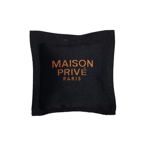 RAUDONOS UOGOS IR VANILĖ | Automobilio kvapas MAISON PRIVE